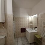 Salle d'eau avec douche de la location F2 n°210 loué par Résidence le Catalogne** à Amélie les bains