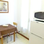Amelie les bains location daviaud,photo de la cuisine du T1 n°4. Cette location se trouve à 100 mètres de la cure.