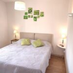 Amelie les bains location daviaud, photo de la chambre du T2 n°B6. Cette location se trouve à 100 mètres des thermes.
