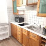 Amelie les bains location daviaud, cuisine du T2 n°B6. Cette location se trouve à 100 mètres des thermes.