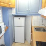 Amelie les bains location daviaud, photo de la cuisine du studio n°C3 avec WIFI gratuit. Cette location se trouve à 100 mètres des thermes.