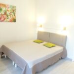 Amelie les bains location daviaud, photo de la chambre du T2 n°C7. Cette location se trouve à 100 mètres de la cure.