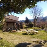 Gîtes du Camps de las Basses, vue du gîte côté jardin