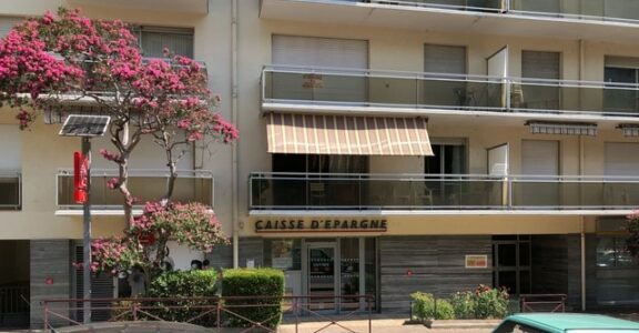 T1 de 24 m², classé 3 * , balcon , clim et garage au 4è étage ascenseur, 40 avenue du vallespir – Chamoulaud