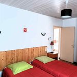 Chambre spacieuse du F2 n°310 loué par la Résidence le Catalogne** à Amélie les bains