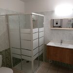 Salle d'eau avec toilettes et lave linge pour le F2 n°310 Résidence le Catalogne** à Amélie les bains