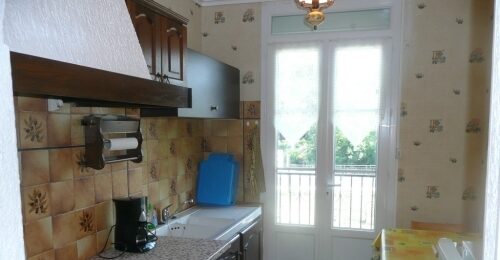 Cuisine moderne et équipée dans une location à Amélie -les-Bains, proposée par Mme Brantus