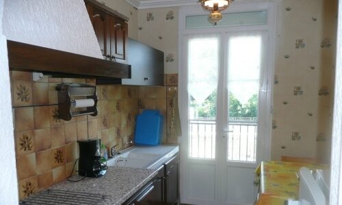Cuisine moderne et équipée dans une location à Amélie -les-Bains, proposée par Mme Brantus