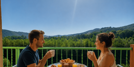 Balcon appartement côté rivière, Résidence le Catalogne