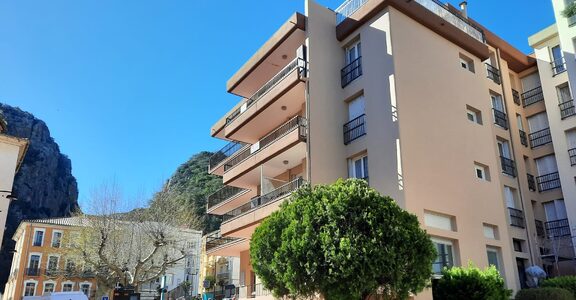 T3 Face aux thermes &#8211; Carrere