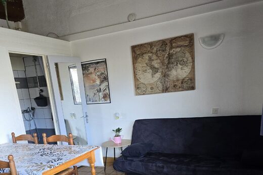 T3** Cour privative et terrasse &#8211; Apt N° 2 &#8211; Location Beausoleil