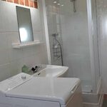 Salle de bain du T3 situé à Amélie les bains, propriétaire Béatrice Breton