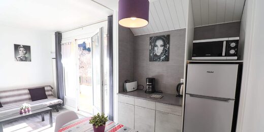Cuisinede l'appartement N°201 de Ladeuille Hebergemet à Amélie les bains