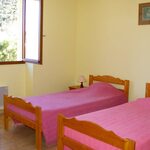 T3 renove, chambre 1 dans un gîte a Amelie-les-Bains, loue par Michel Guitard