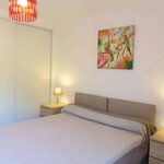 Amelie les bains location daviaud, photo de la chambre du T2 n°C10. Cette location se trouve à 100 mètres de la cure.