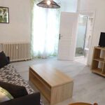 Amelie les bains location daviaud, photo du salon du T2 n°C10. Toutes nos locations se trouvent à 100 mètres des thermes.