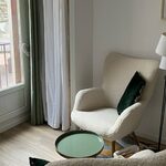 Fauteuil du studio de madame Juban pren face des thermes à Amélie les bains